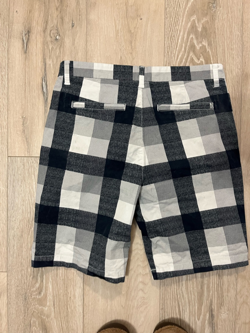 Hudson and barrow men’s size 34 Black & White Plaid Men’s Shorts NWOT - Picture 3 of 3